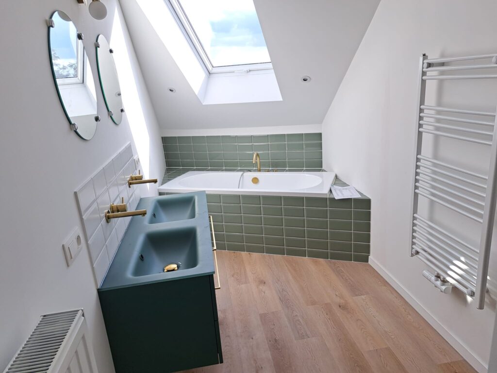 Moderne badkamerrenovatie door Borgroup